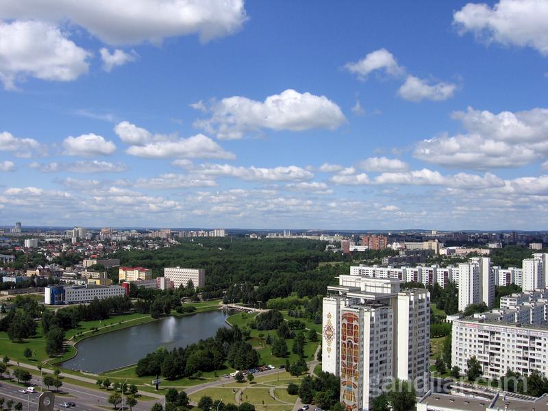 Панорама Минска. Вид на Севастопольский парк