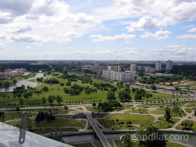 Панорама Минска. Сквер рядом с библиотекой