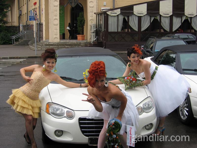Парад невест-2011 в Минске. Невесты с крутым авто